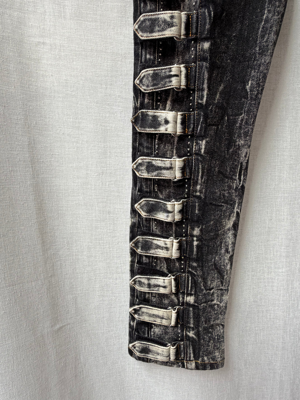 Gucci SS19 Runway Marble-Wash Buckle Skinny Jeans